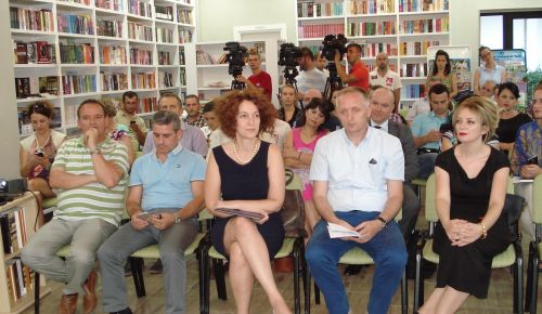 Aleksandra Bogdani and Flamur Vezaj win the EU Award for Investigative Journalism in Albania