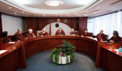 Alert: Constitutional Court says journalists removed from the parliament gallery for their own safety
